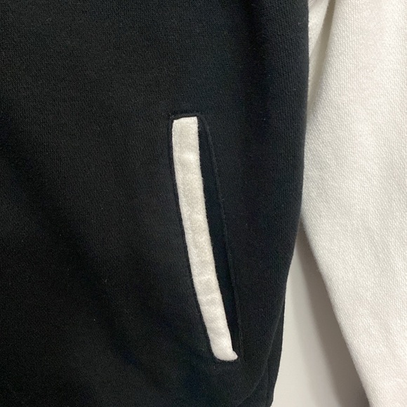 Jacket 🧥 - Picture 5 of 11